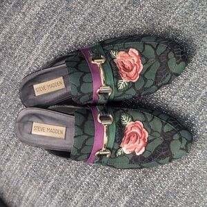 Steve Madden Kandi Embroidered Rose Horsebit Green Mules
